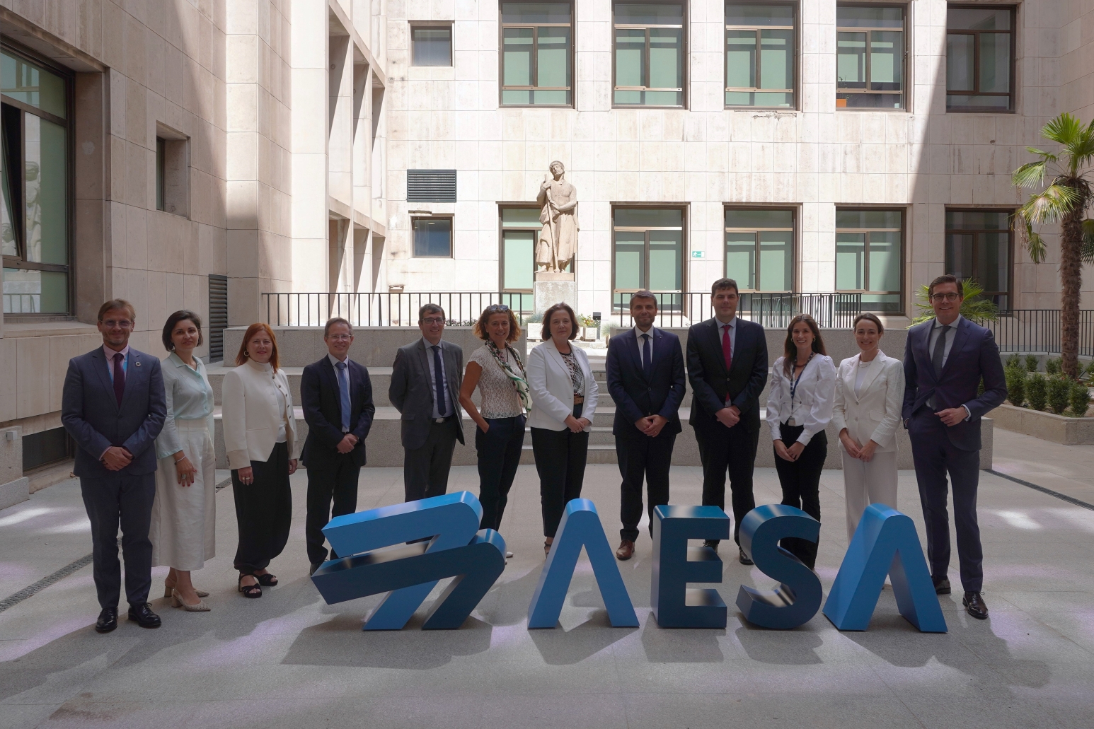 Florian Guillermet, director ejecutivo de EASA, visita AESA para reforzar la cooperación y el intercambio de conocimiento en la aviación europea