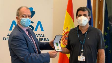 La Policía Nacional reconoce el trabajo de nuestro compañero Pablo Sancho Salas, jefe de la División de Seguridad de Aviación Civil.