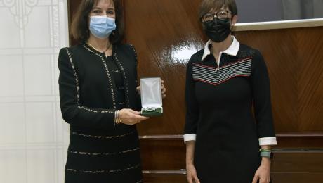 La directora de AESA condecorada con la Cruz de Plata de la Orden del Mérito de la Guardia Civil