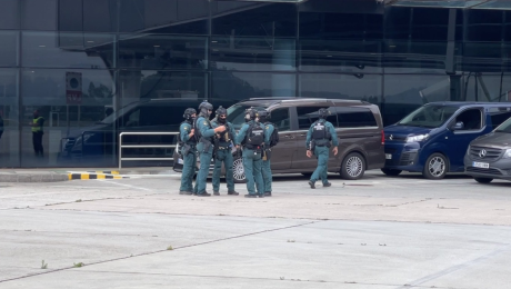 Simulacro de apoderamiento ilícito de aeronave en el aeropuerto de A Coruña 