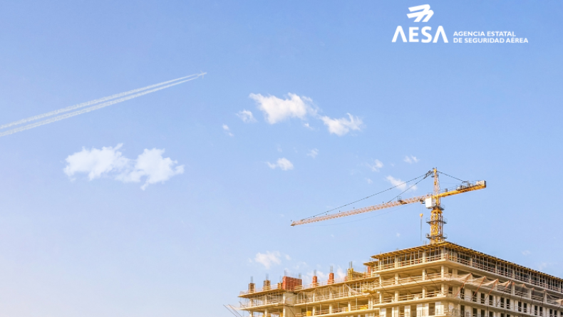 Almería y Gijón, nuevos municipios bajo servidumbres aeronáuticas con exenciones de AESA